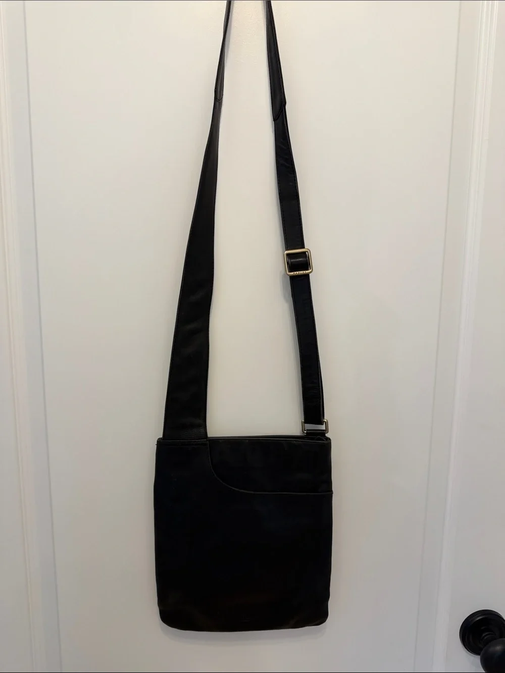RADLEY LONDON Black Leather Crossbody Adjustable Strap and Scottie Dog Charm